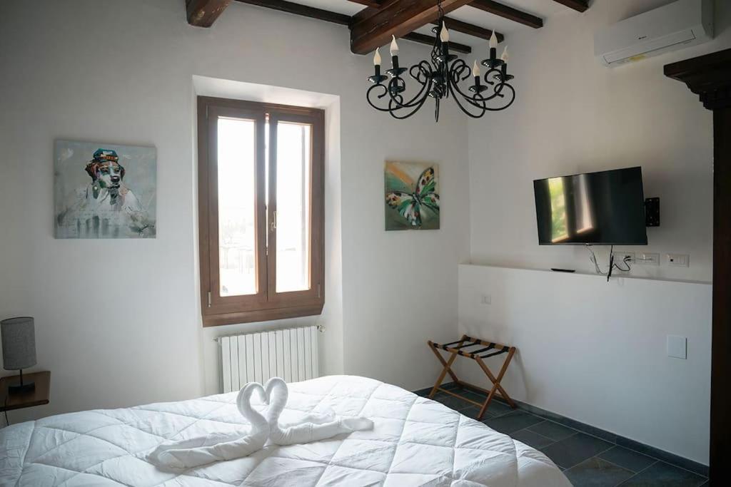 Апартаменты Casa Del Borgo Antico Поджибонси Экстерьер фото
